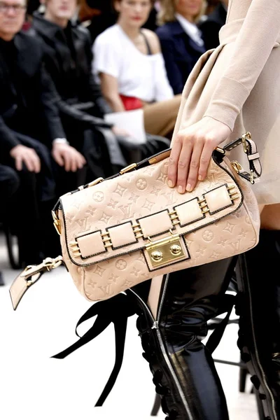 Look 34